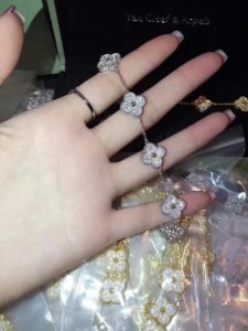 van cleef arpels alhambra bracelet